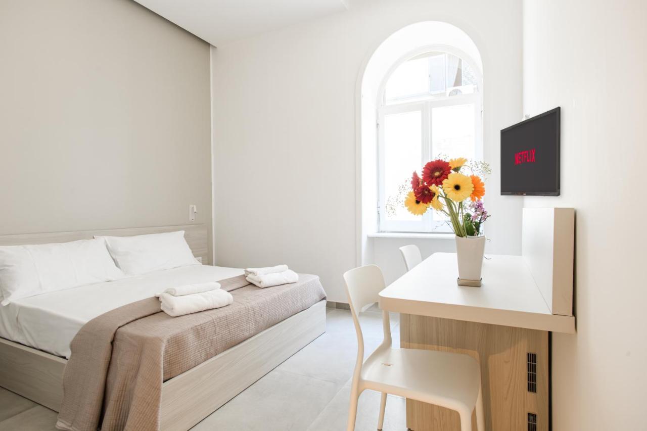 Lux Caracciolo Bed & Breakfast Napoli Ngoại thất bức ảnh